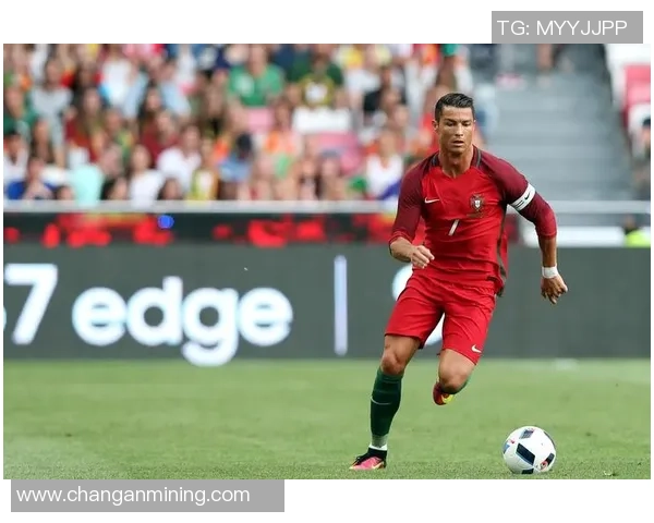 帅气足球球星精彩瞬间集锦 热血竞技与炫酷技术完美呈现